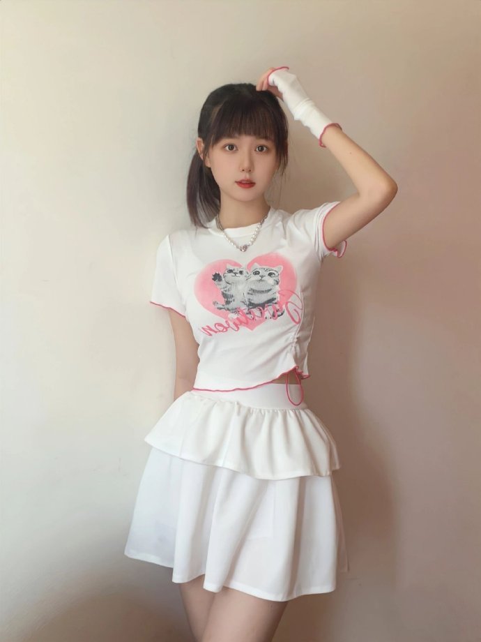 他是谁 海报